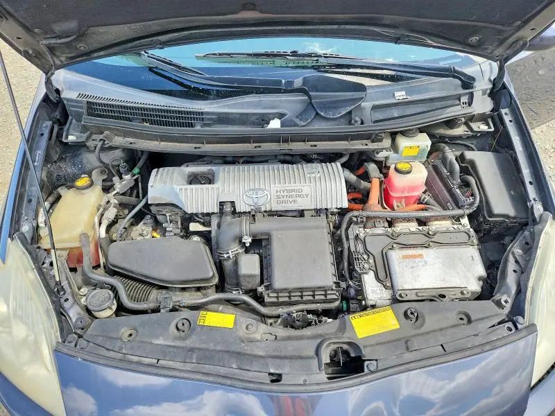 2010 TOYOTA PRIUS III  