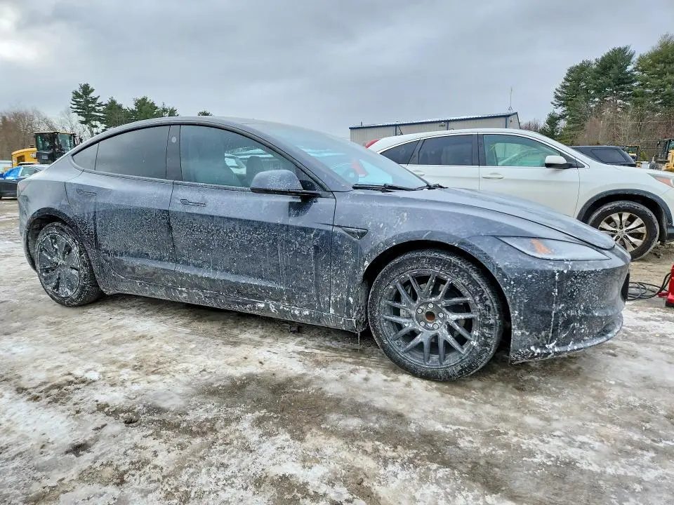 2025 TESLA MODEL 3   
