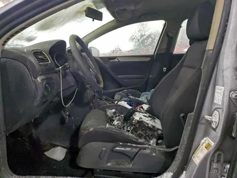 2013 VOLKSWAGEN GOLF   