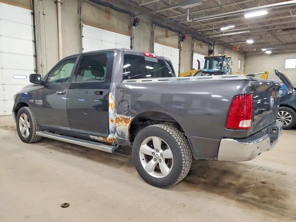 2016 RAM 1500 SLT  