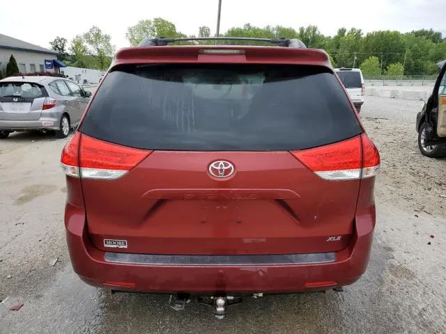 2011 TOYOTA SIENNA XLE  