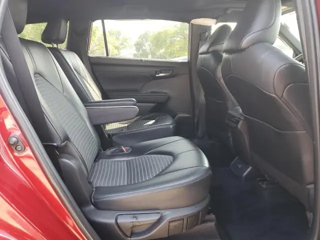 2022 TOYOTA HIGHLANDER XSE
