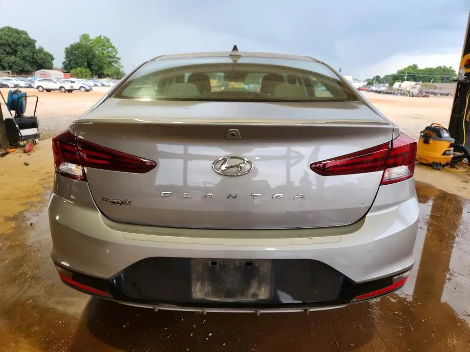 2020 HYUNDAI ELANTRA SEL  