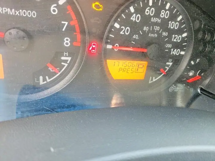 2013 NISSAN FRONTIER S  