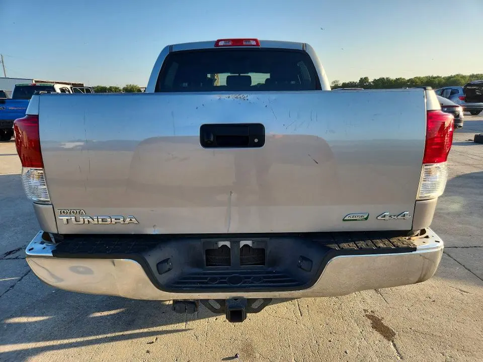 2010 TOYOTA TUNDRA CREWMAX SR5  