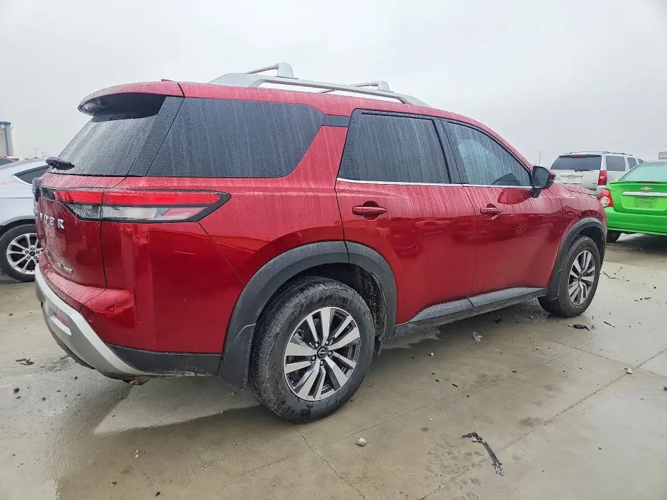 2023 NISSAN PATHFINDER SL  