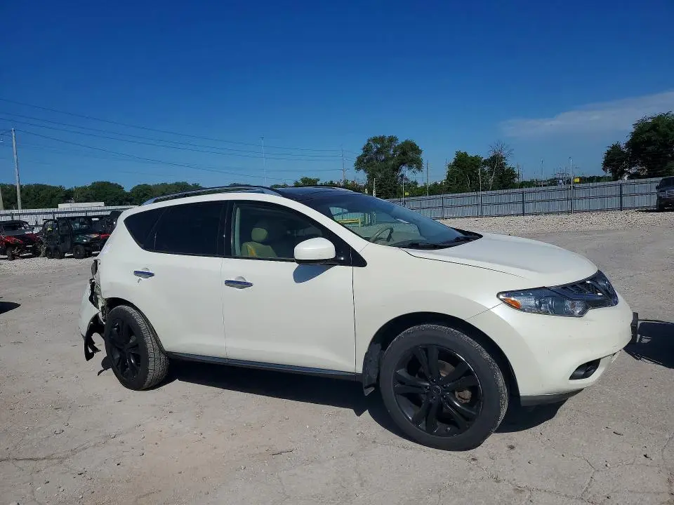 2011 NISSAN MURANO S  
