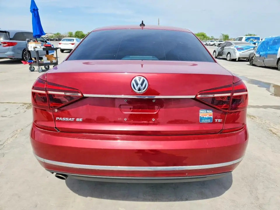2017 VOLKSWAGEN PASSAT SE  