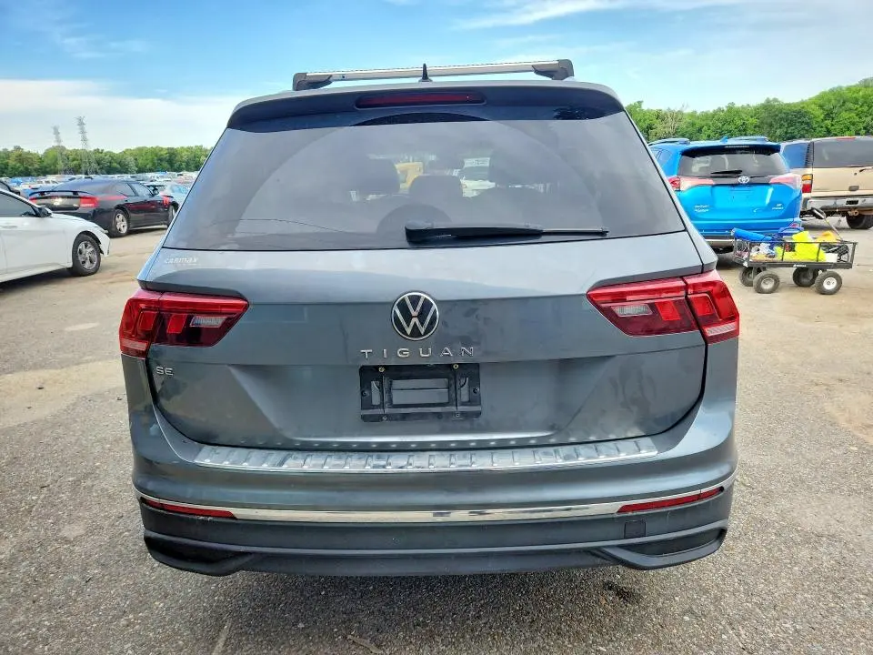 2022 VOLKSWAGEN TIGUAN SE  