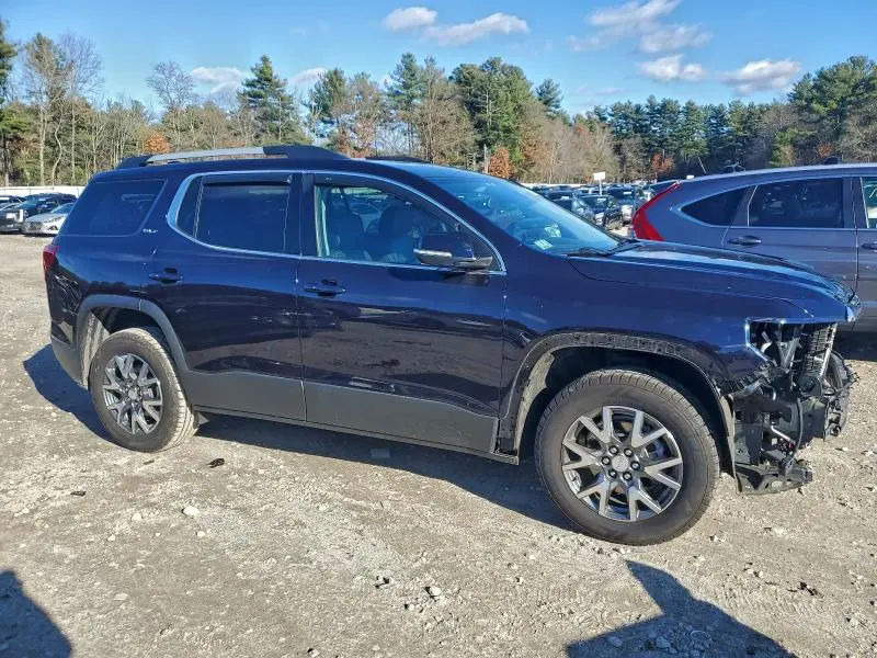 2022 GMC ACADIA SLT  
