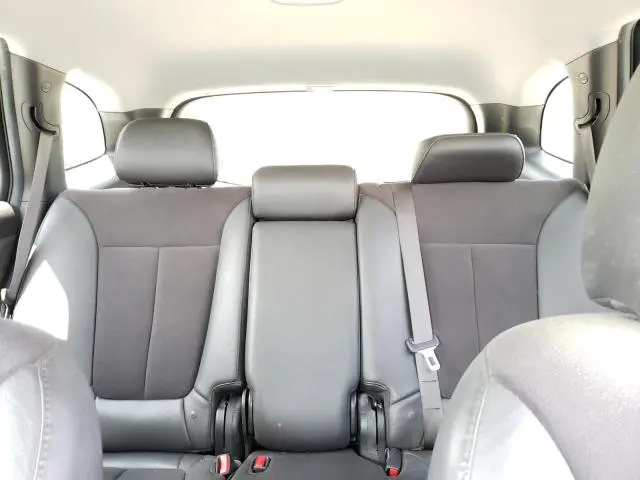 2011 HYUNDAI SANTA FE SE  