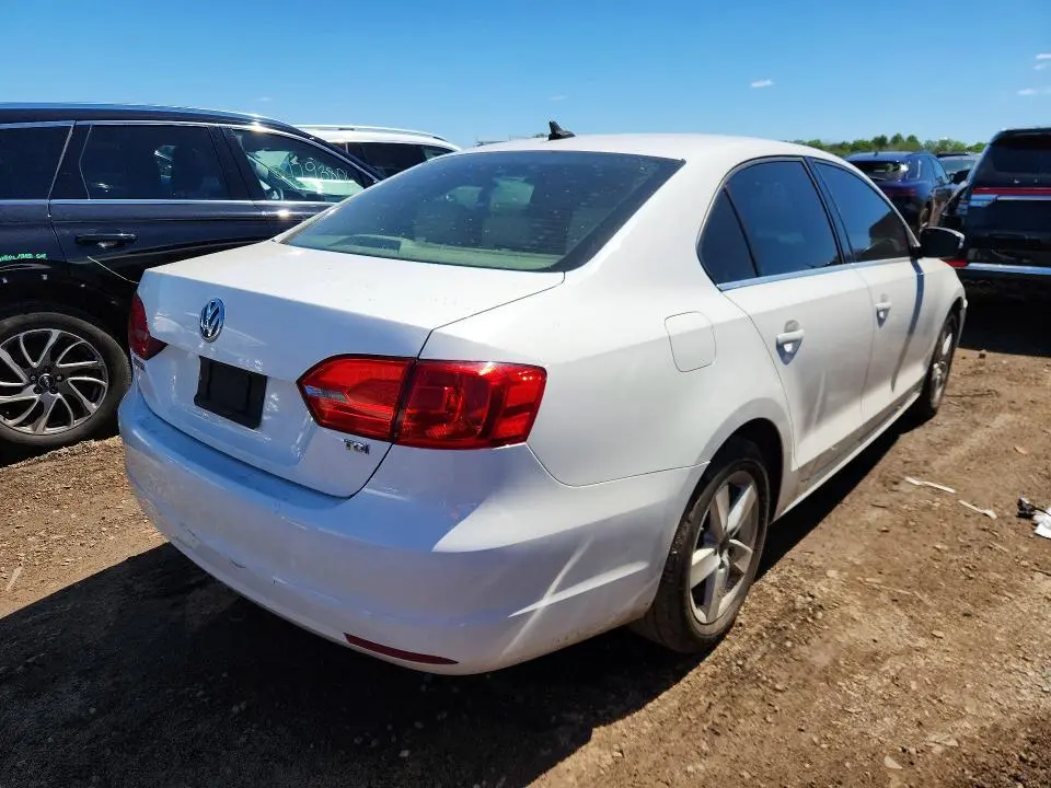 2013 VOLKSWAGEN JETTA TDI  