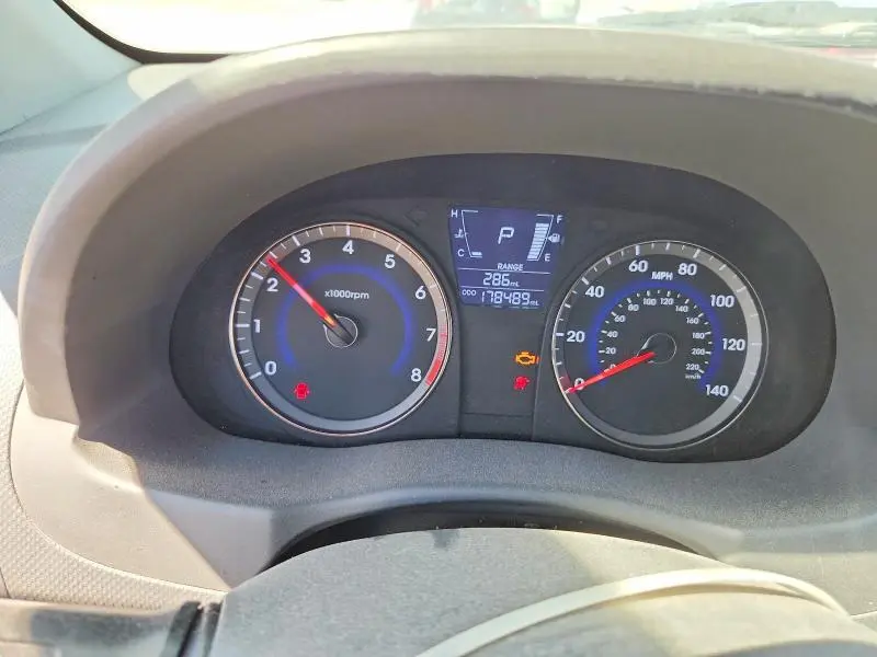 2012 HYUNDAI ACCENT GLS  