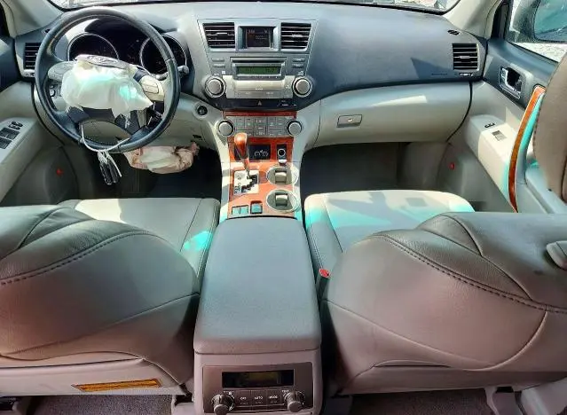 2010 TOYOTA HIGHLANDER LIMITED  