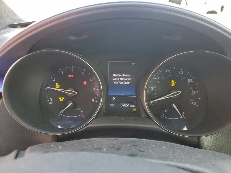 2022 TOYOTA C-HR XLE  