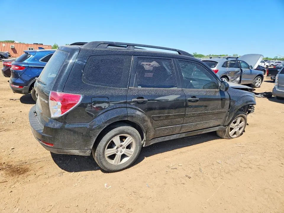 2010 SUBARU FORESTER XS  