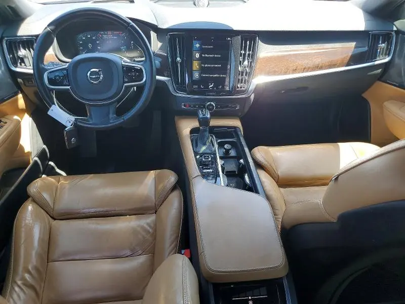 2017 VOLVO S90 T6 MOMENTUM  