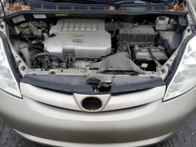 2010 TOYOTA SIENNA CE