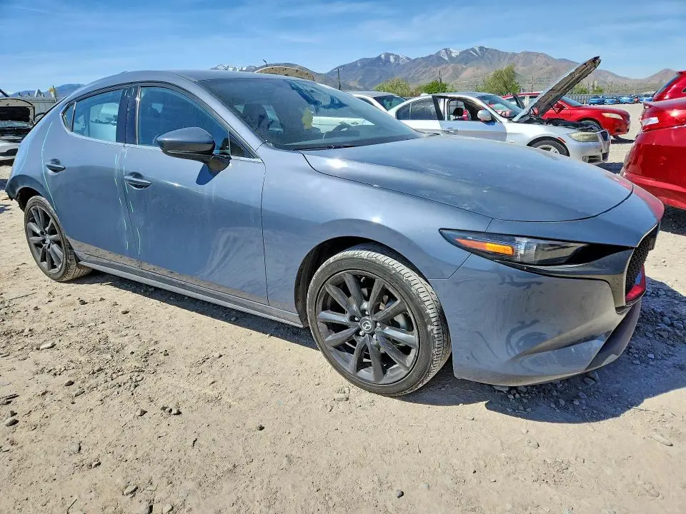 2022 MAZDA 3 PREMIUM  