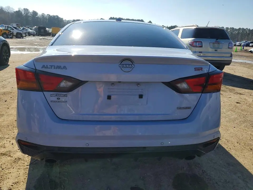 2024 NISSAN ALTIMA SR  