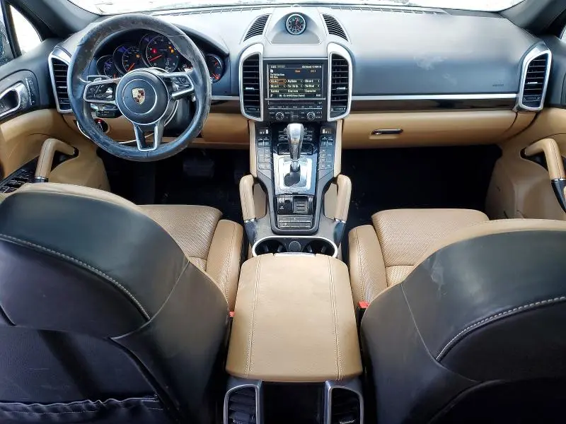 2016 PORSCHE CAYENNE   