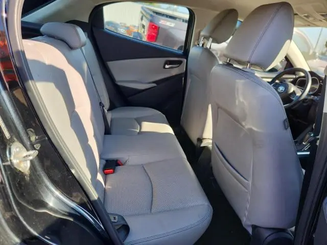 2020 TOYOTA YARIS LE  