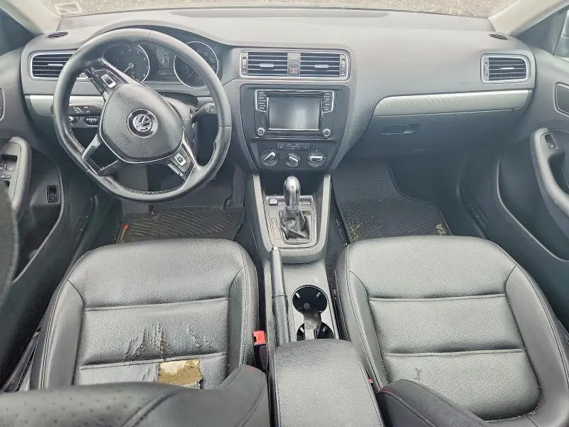2017 VOLKSWAGEN JETTA SE  