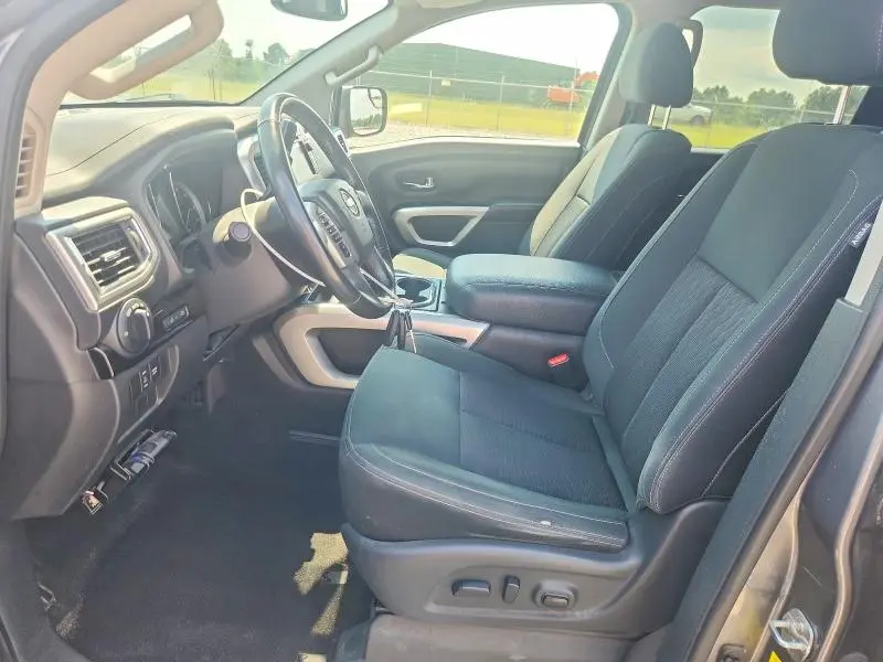 2019 NISSAN TITAN SV  
