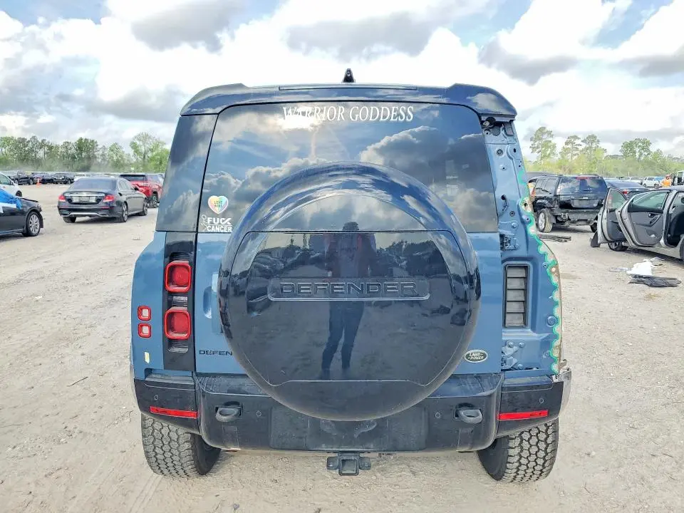 2022 LAND ROVER DEFENDER 90 X-DYNAMIC HSE  