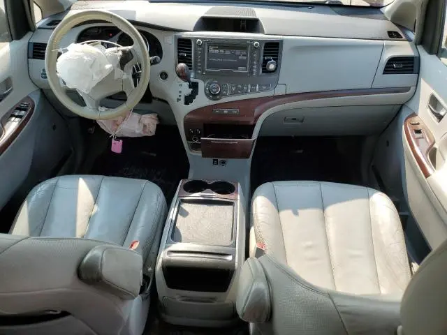 2011 TOYOTA SIENNA XLE  