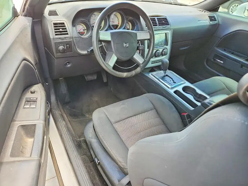 2010 DODGE CHALLENGER SE  