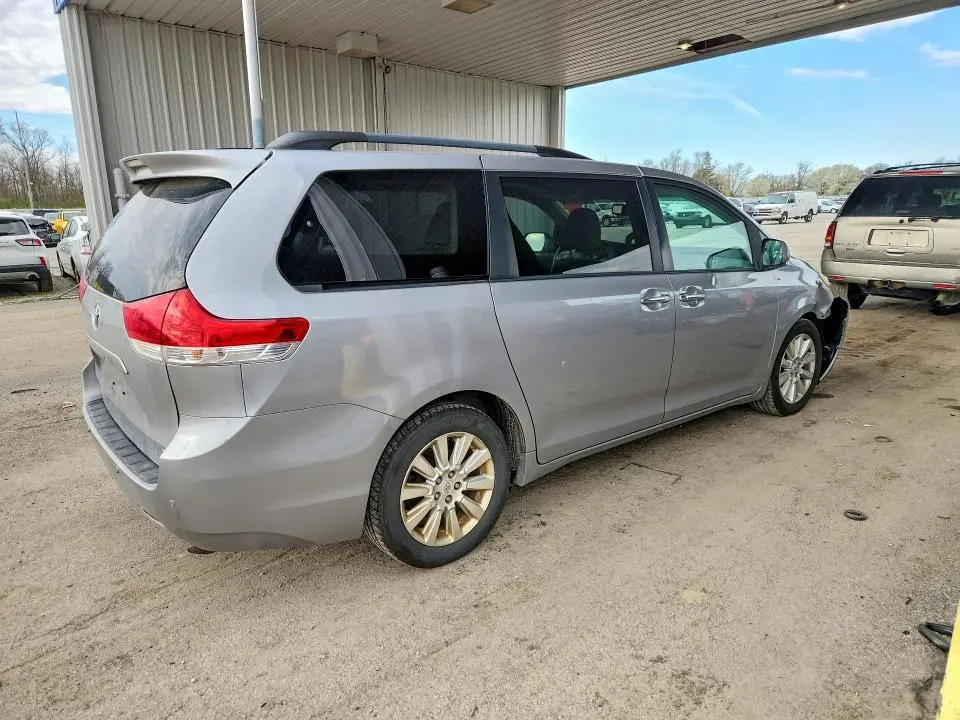 2011 TOYOTA SIENNA XLE 7-PASSENGER  