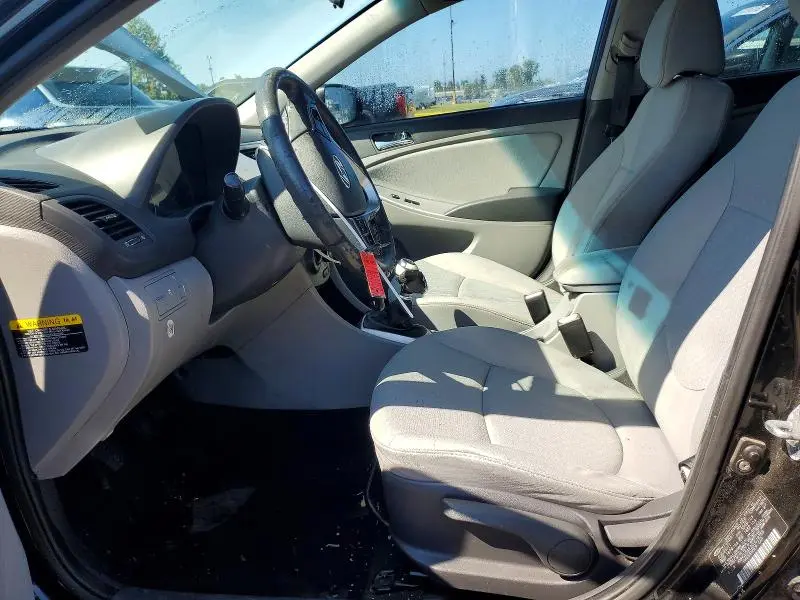 2012 HYUNDAI ACCENT SE  