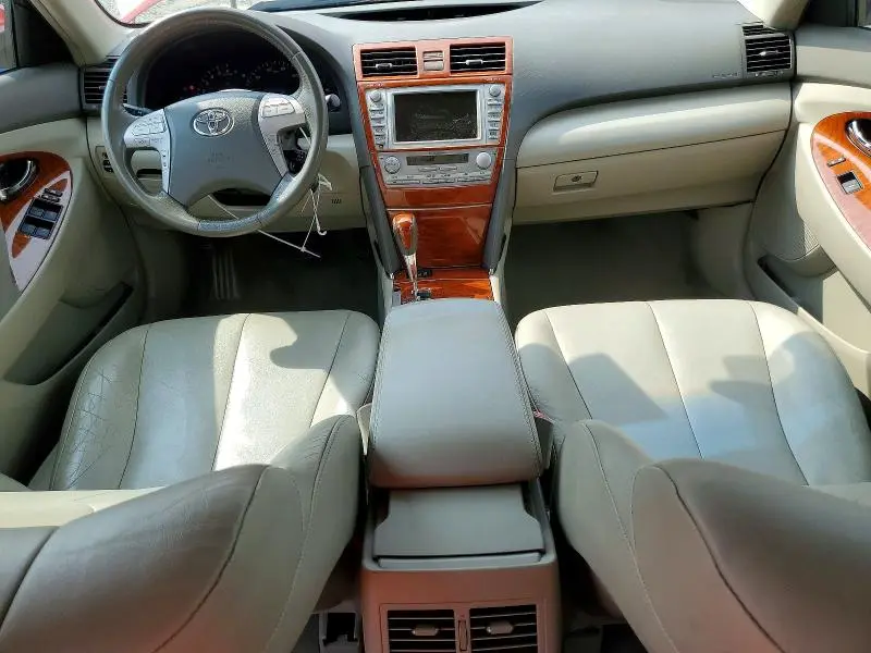 2011 TOYOTA CAMRY XLE  