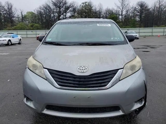 2011 TOYOTA SIENNA LE  