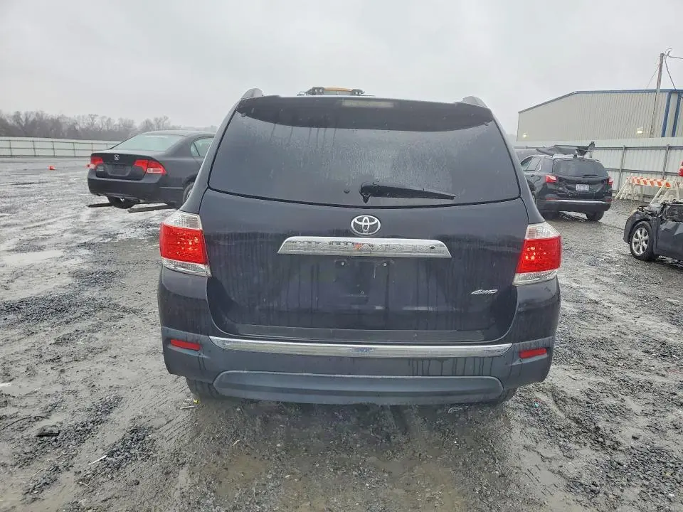 2013 TOYOTA HIGHLANDER LIMITED  