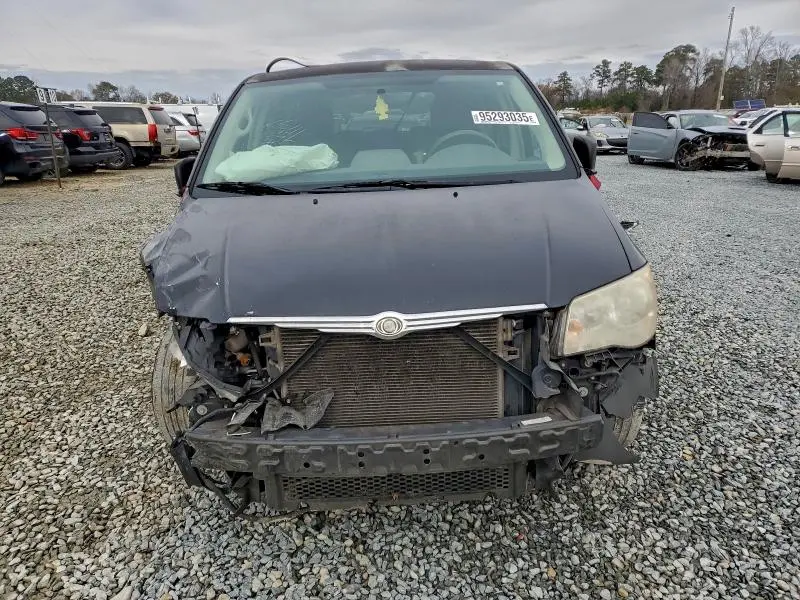 2010 CHRYSLER TOWN & COUNTRY LX  