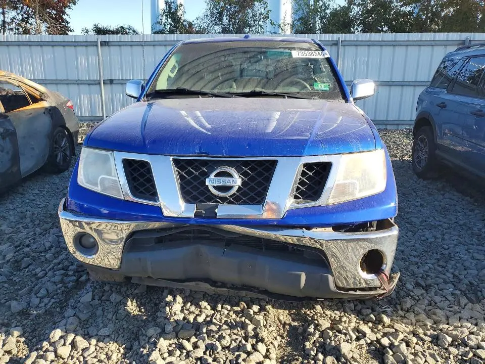 2014 NISSAN FRONTIER SL  