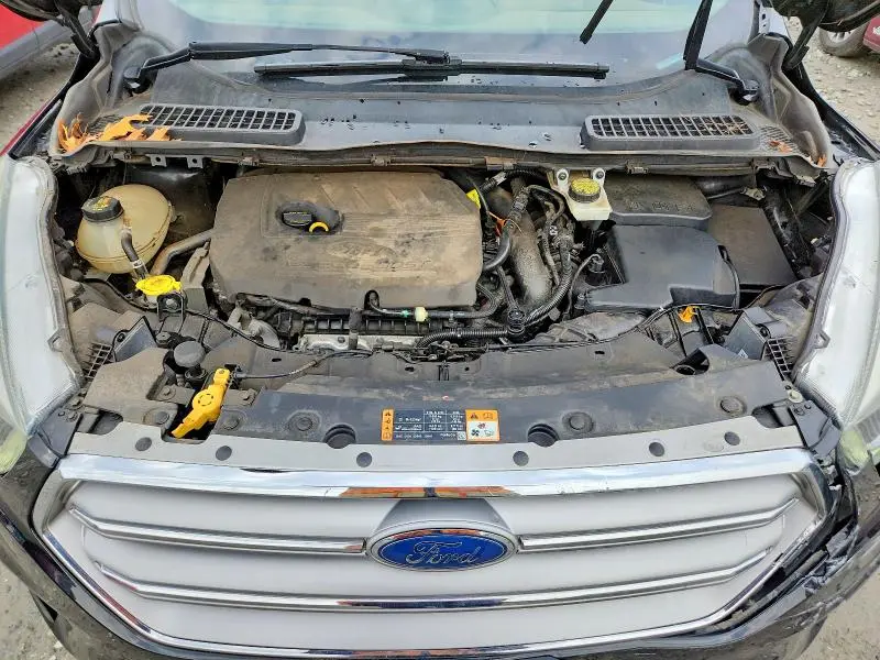 2017 FORD ESCAPE SE  