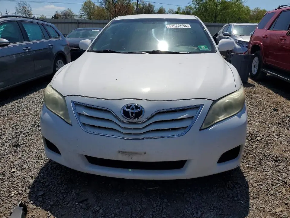 2011 TOYOTA CAMRY LE  