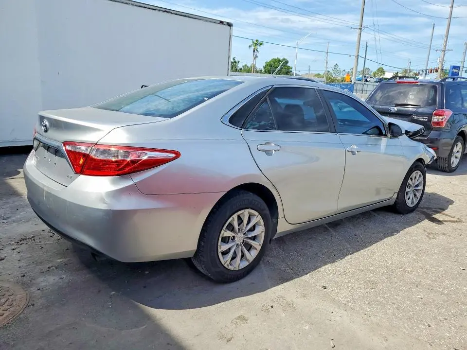 2015 TOYOTA CAMRY LE  