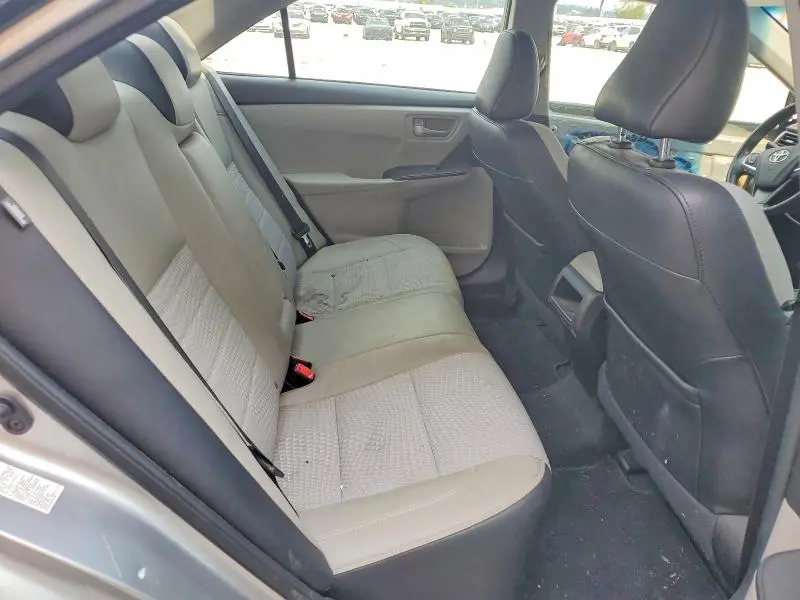 2015 TOYOTA CAMRY SE  