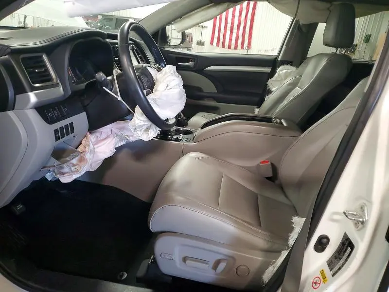 2018 TOYOTA HIGHLANDER XLE  
