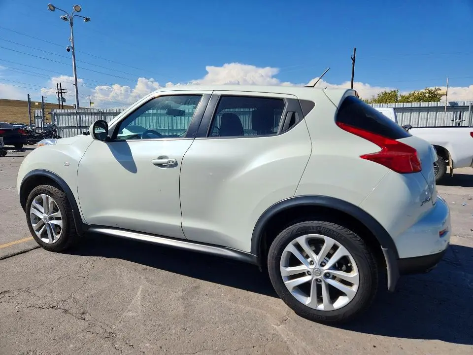 2011 NISSAN JUKE S  