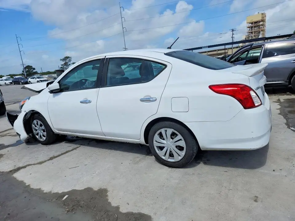 2018 NISSAN VERSA SV  