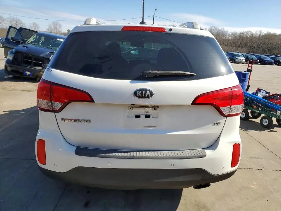 2015 KIA SORENTO LX  