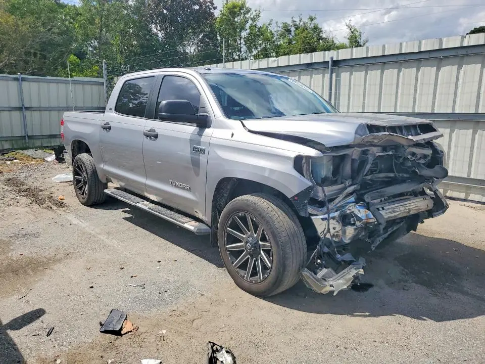 2018 TOYOTA TUNDRA CREWMAX SR5  