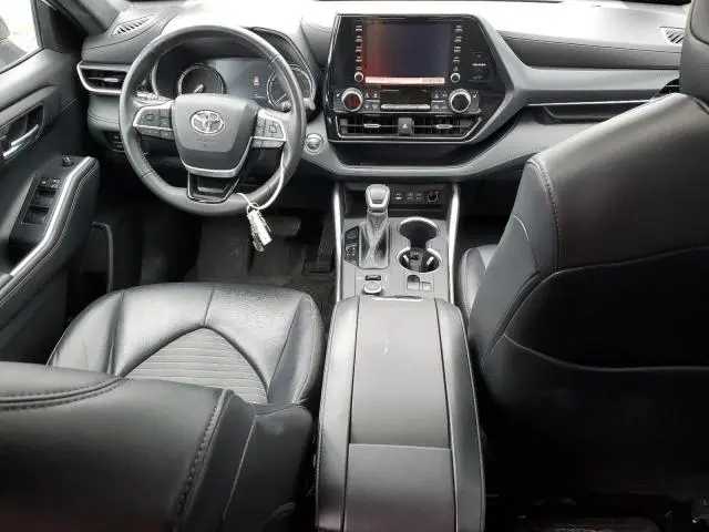2022 TOYOTA HIGHLANDER XSE  