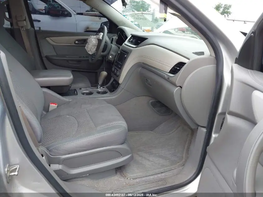 2014 CHEVROLET TRAVERSE LS