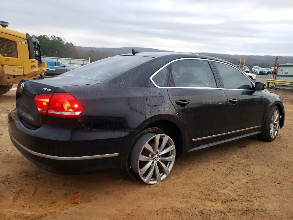 2015 VOLKSWAGEN PASSAT SE  
